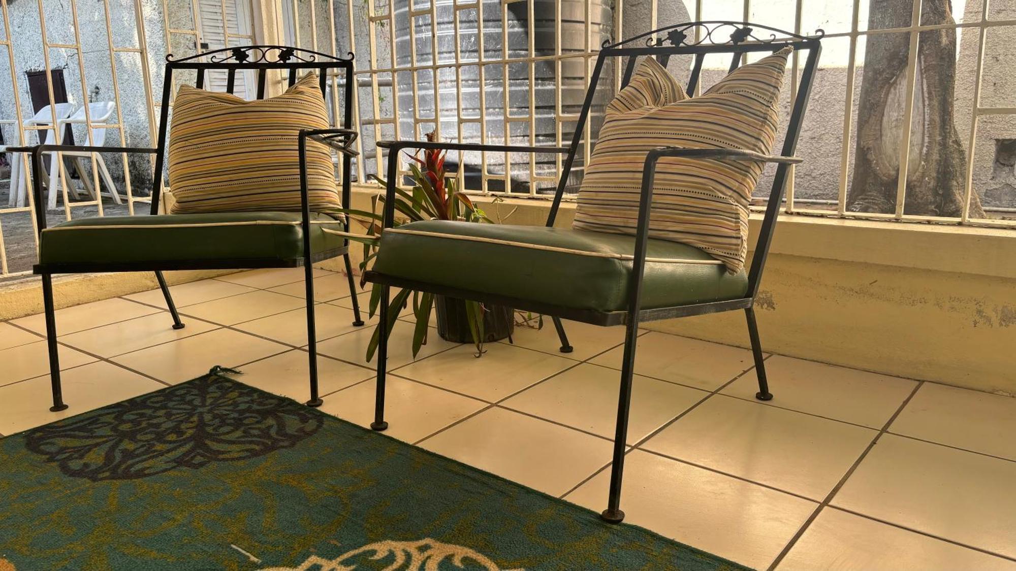 Guest house Di Mews Kingston