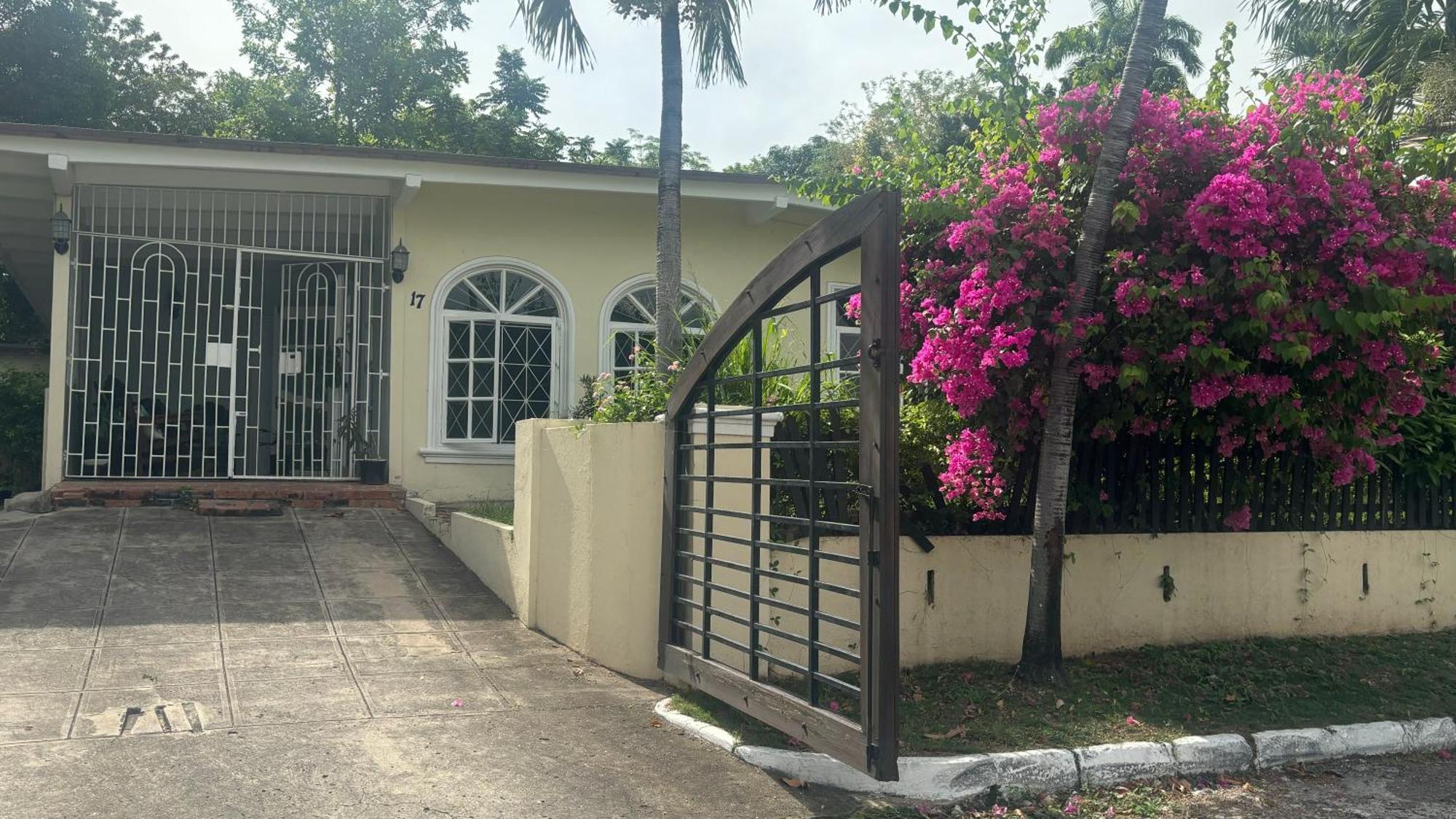 Di Mews Guest house *