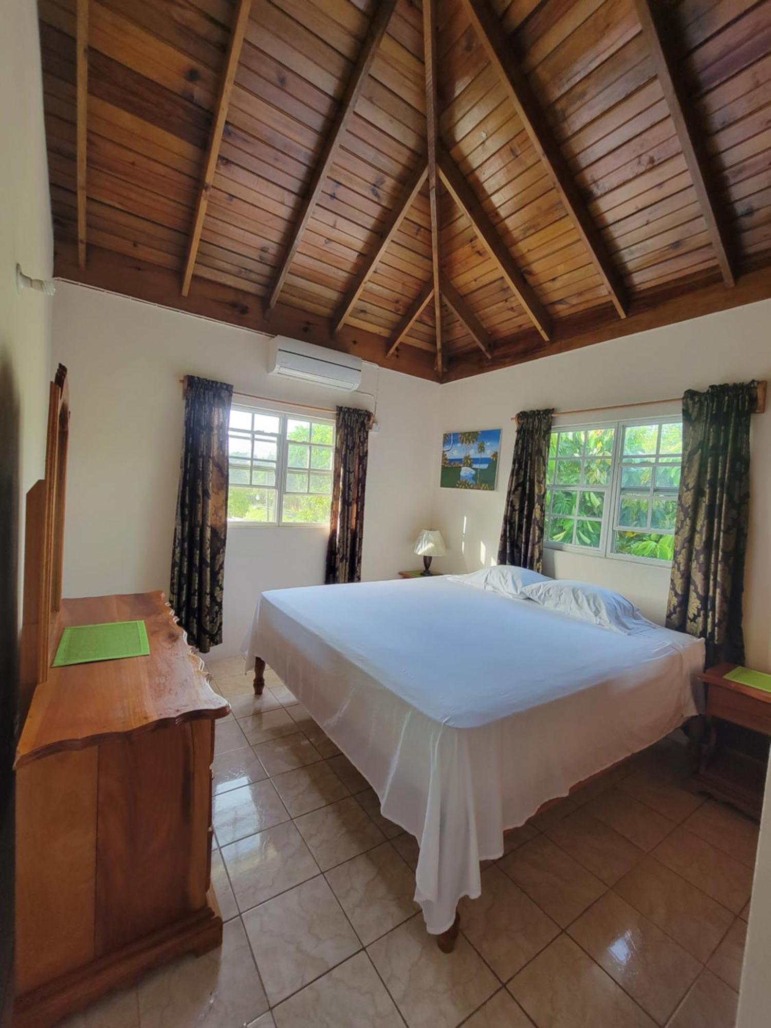 Green's Palace Jamaica Guest house