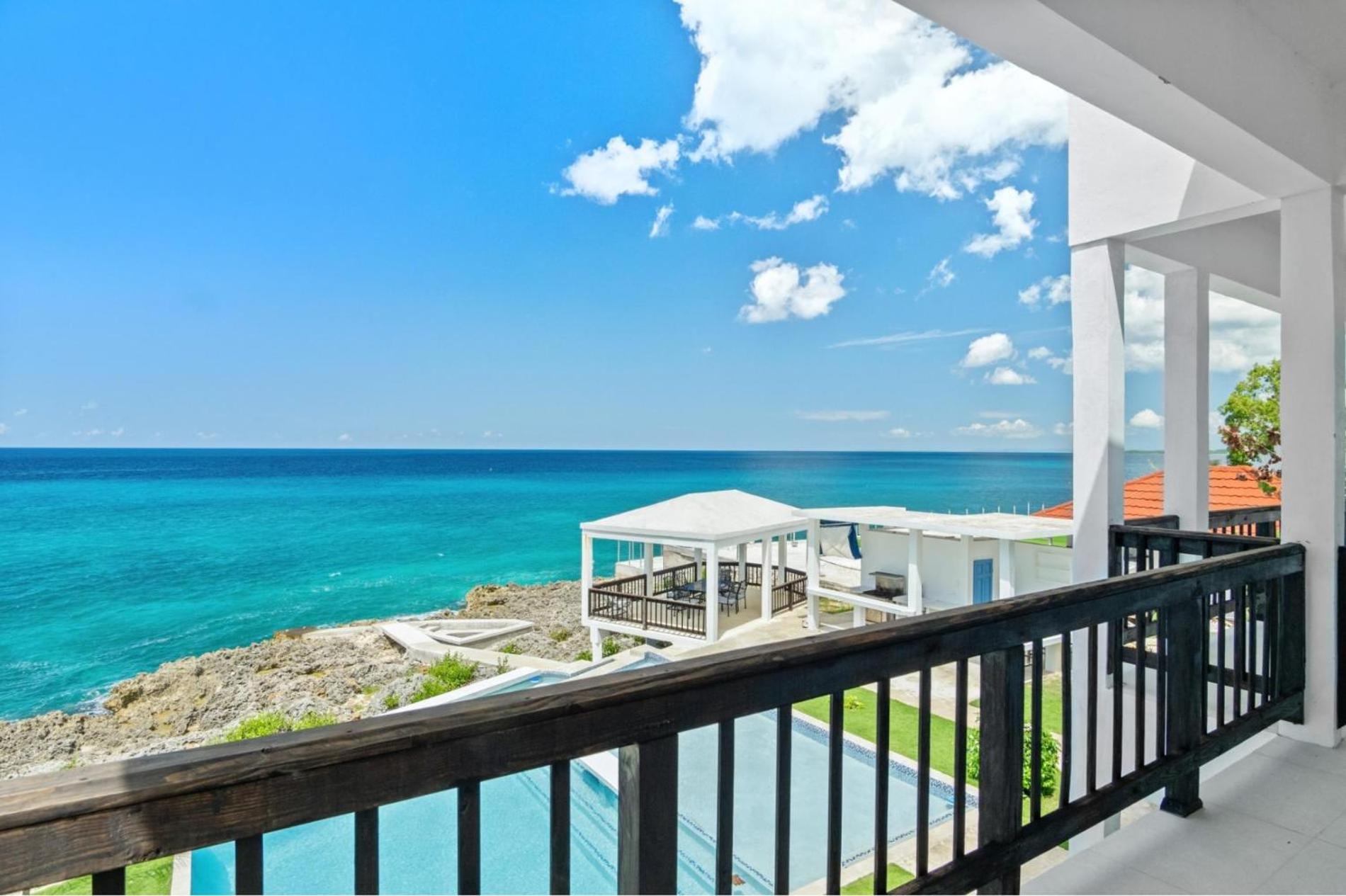 The W 5 Bedroom Oceanfront W Staff Villa Whitehouse