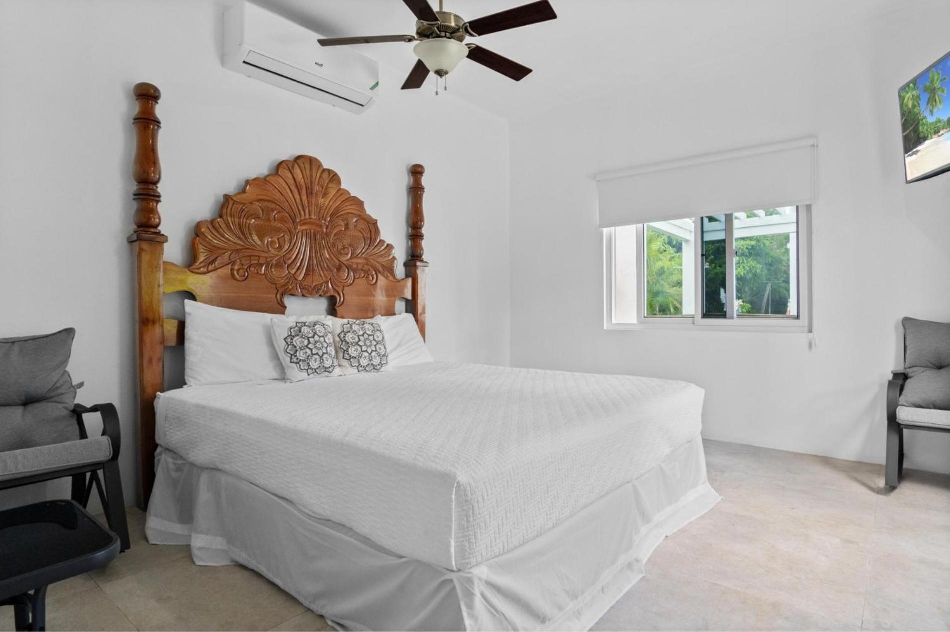 The W 5 Bedroom Oceanfront W Staff * Whitehouse