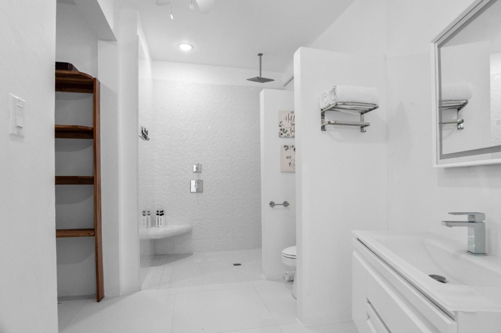 The W 5 Bedroom Oceanfront W Staff *