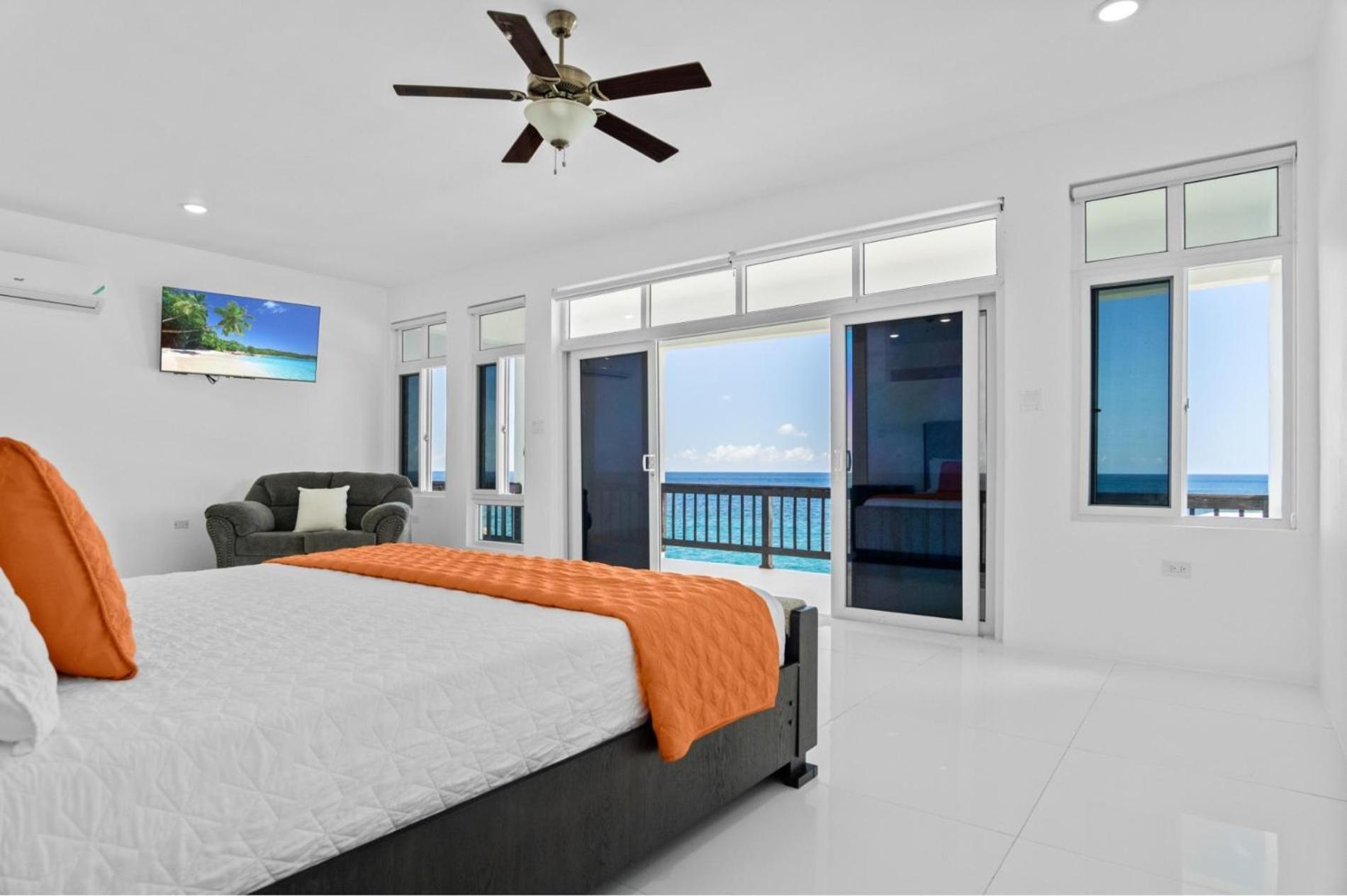 Villa The W 5 Bedroom Oceanfront W Staff *
