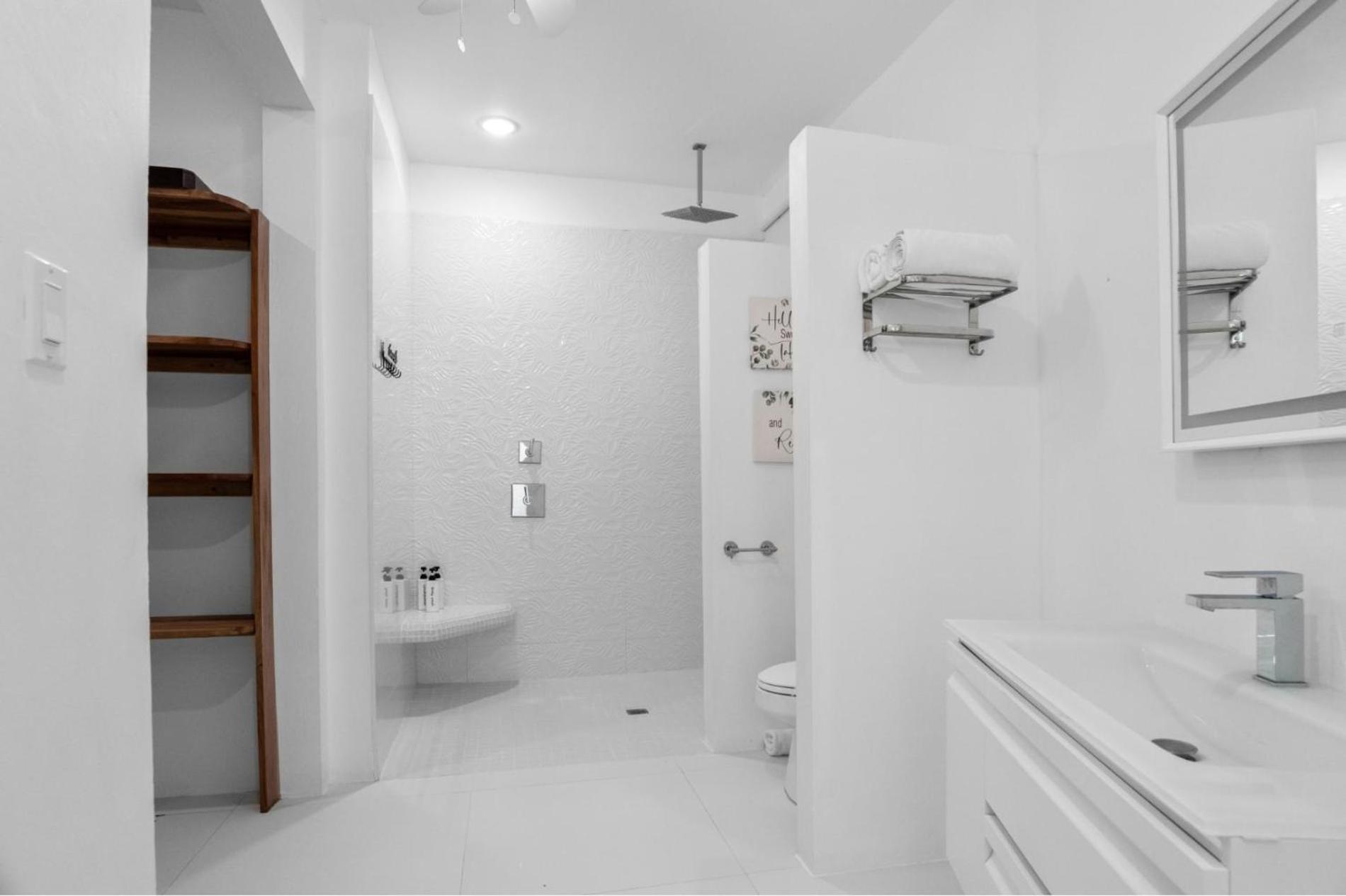 The W 5 Bedroom Oceanfront W Staff *