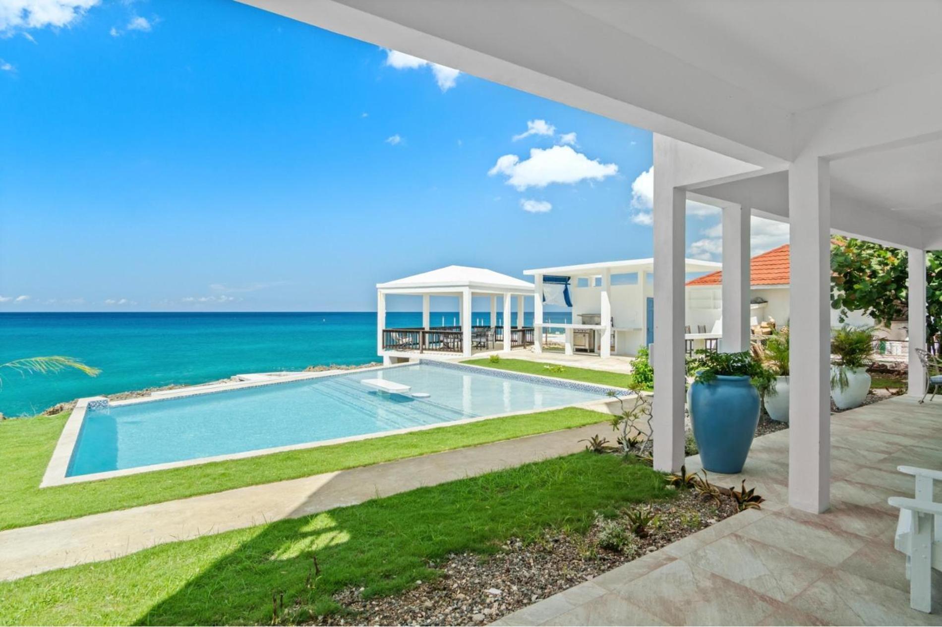 Villa The W 5 Bedroom Oceanfront W Staff