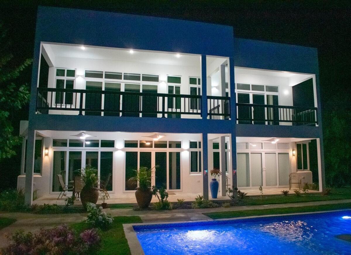 The W 5 Bedroom Oceanfront W Staff Villa Whitehouse