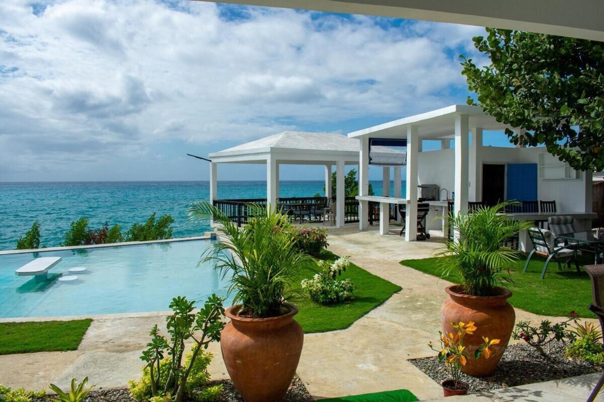 The W 5 Bedroom Oceanfront W Staff Whitehouse