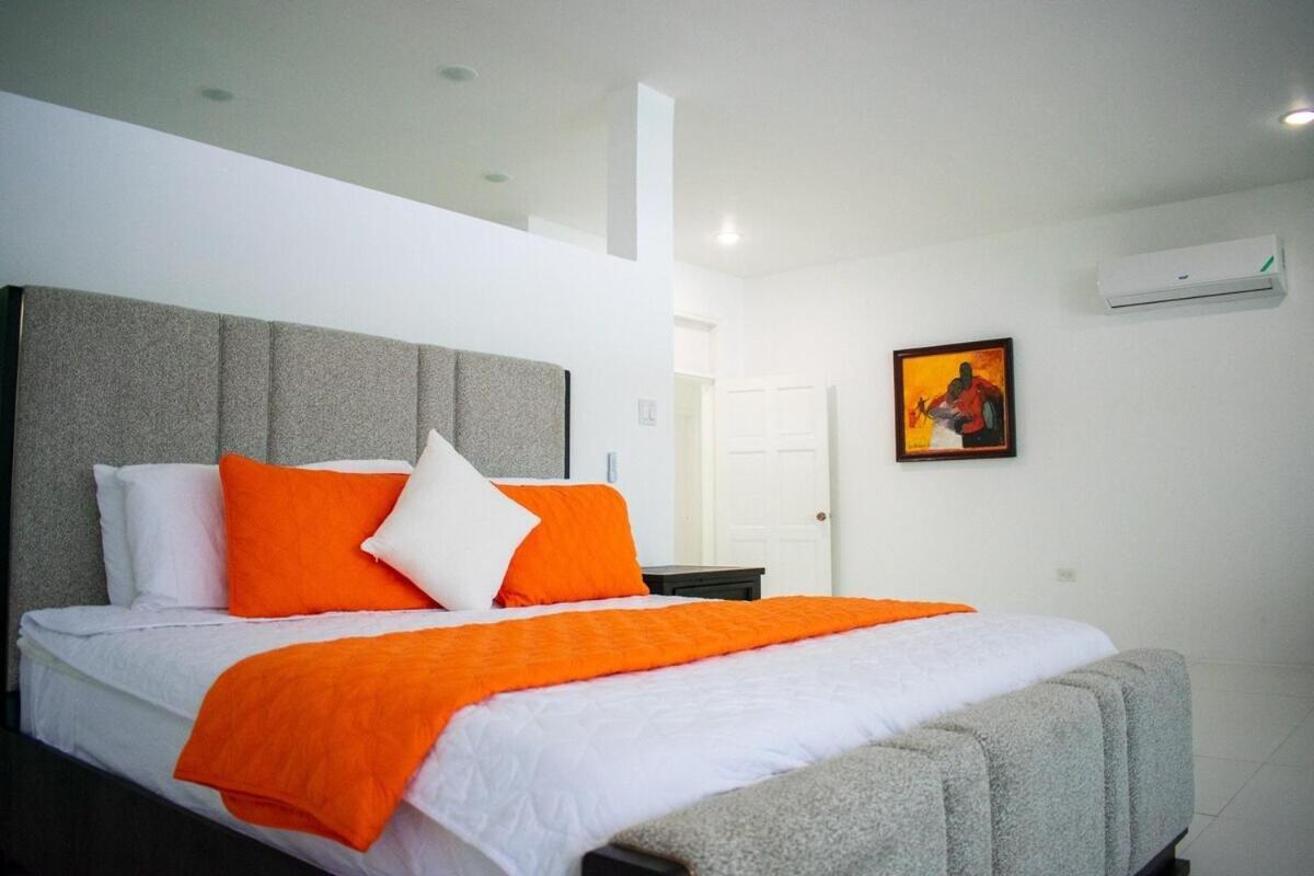 The W 5 Bedroom Oceanfront W Staff Whitehouse