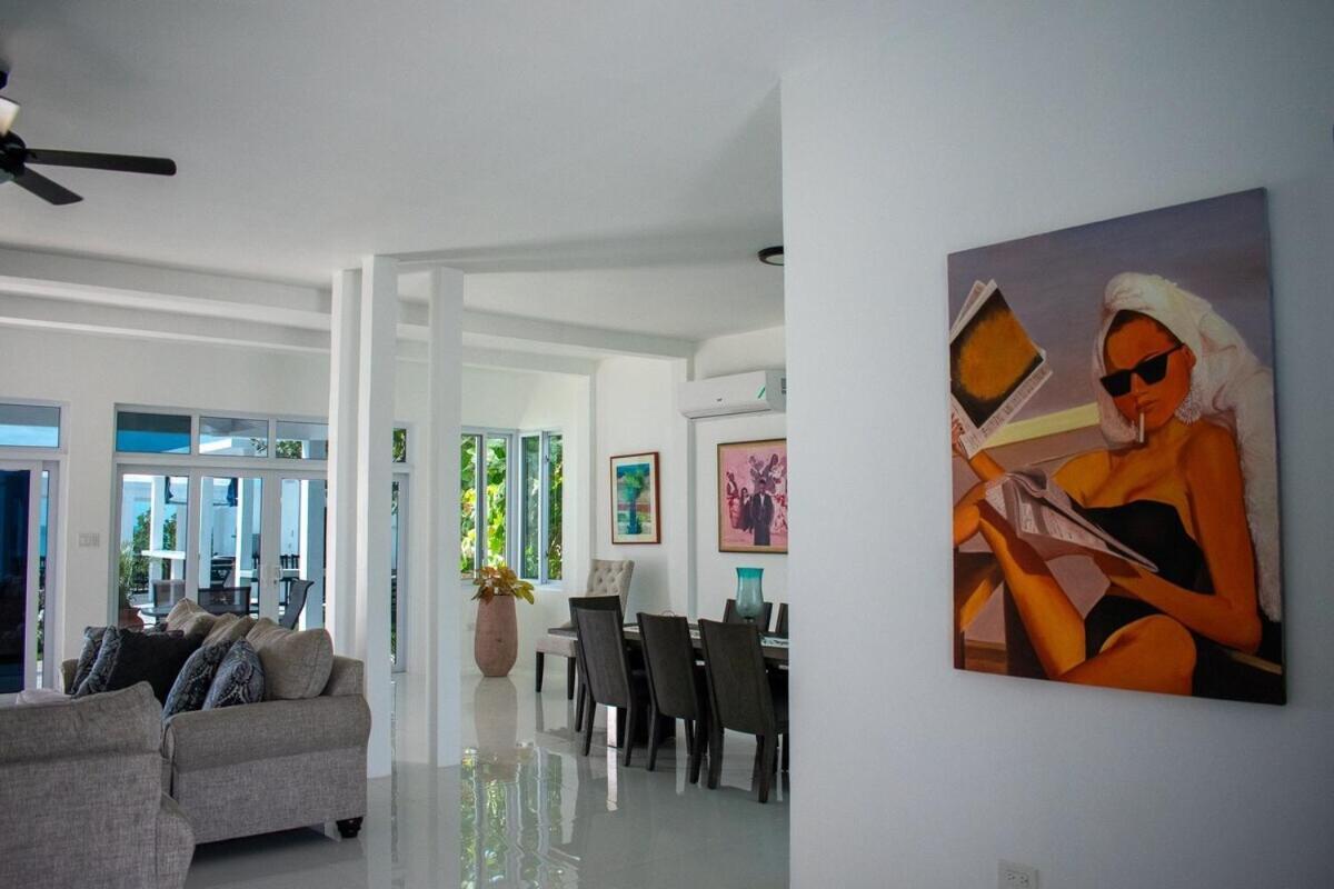 The W 5 Bedroom Oceanfront W Staff Villa Whitehouse