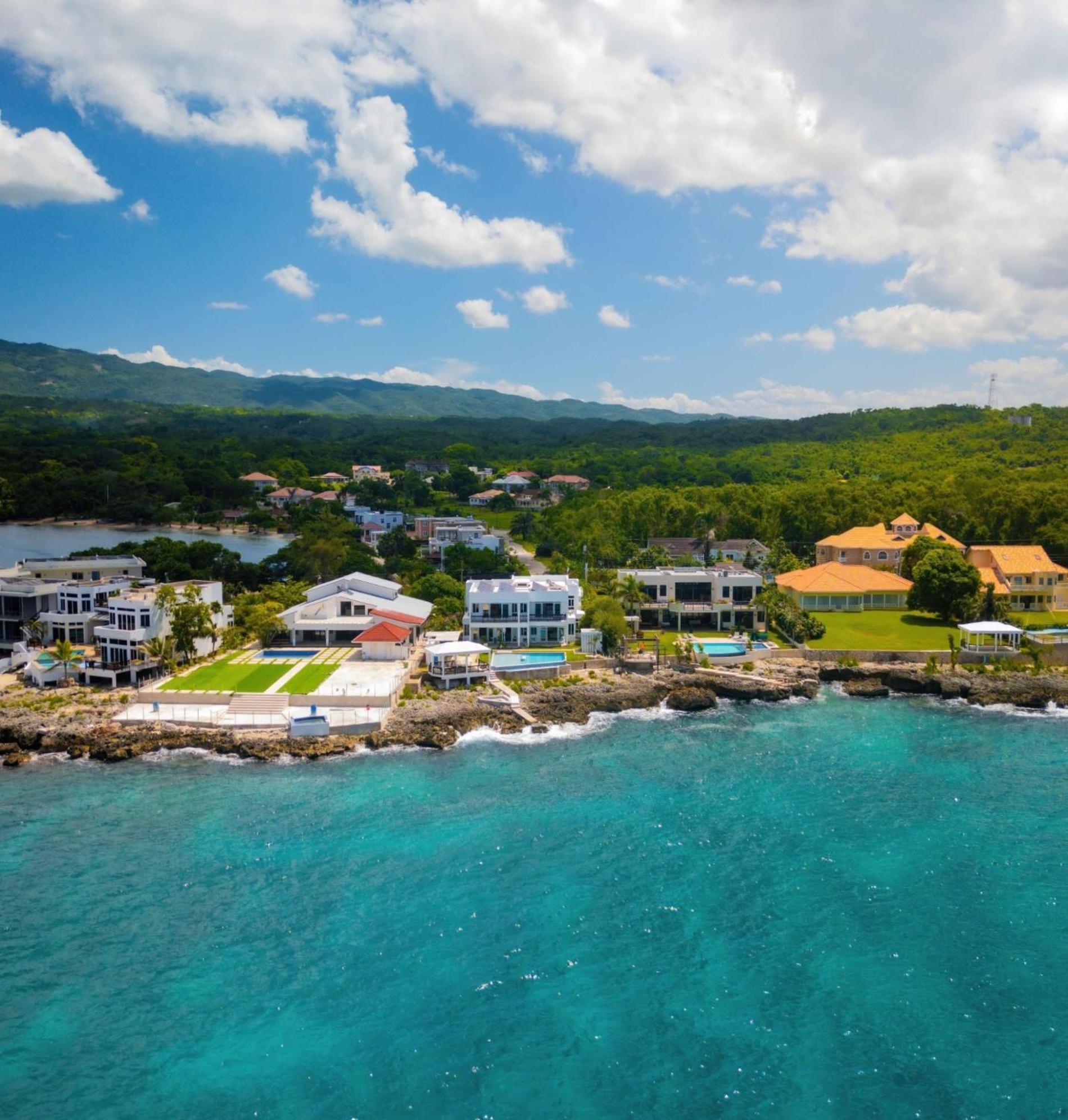 The W 5 Bedroom Oceanfront W Staff *