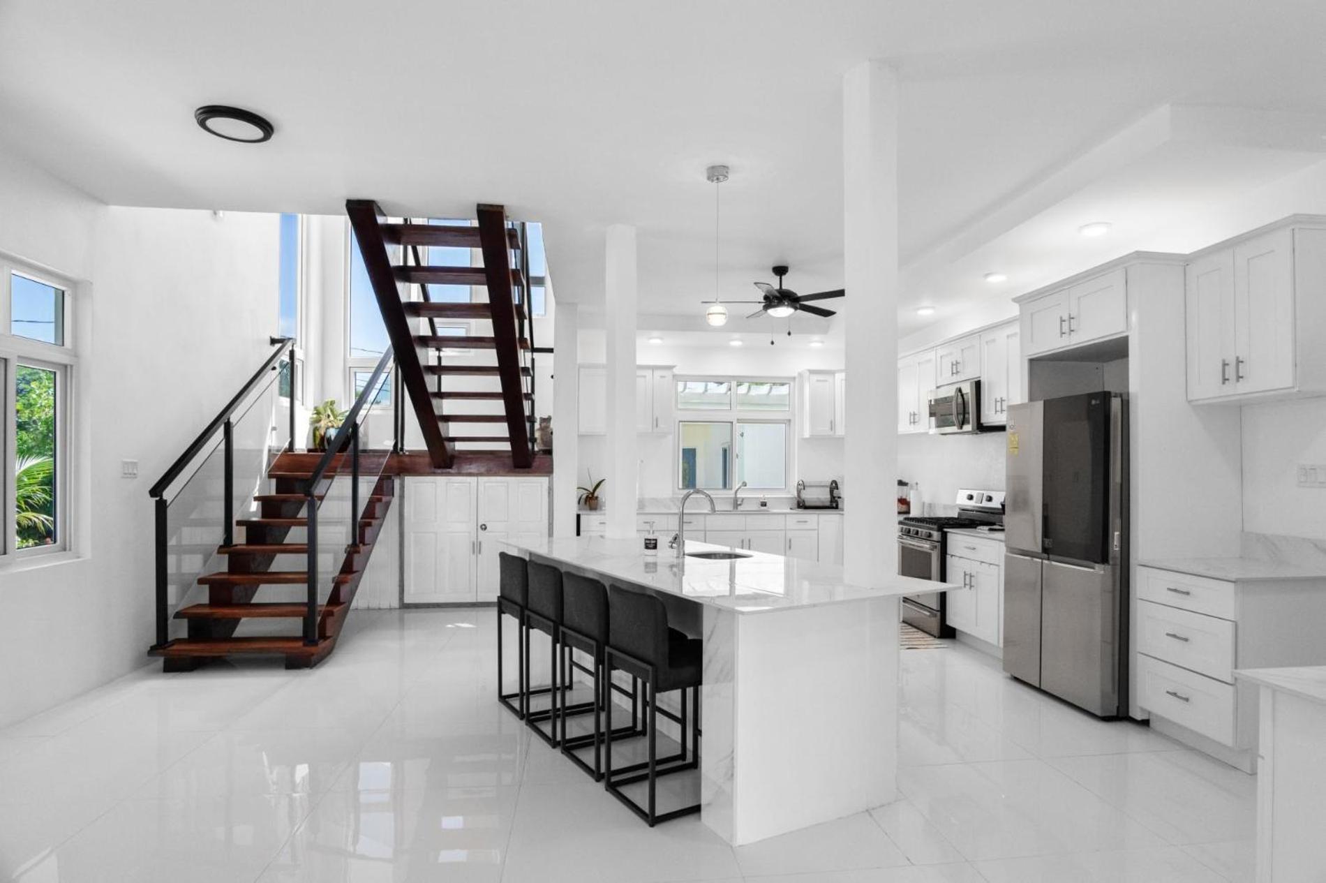 Villa The W 5 Bedroom Oceanfront W Staff