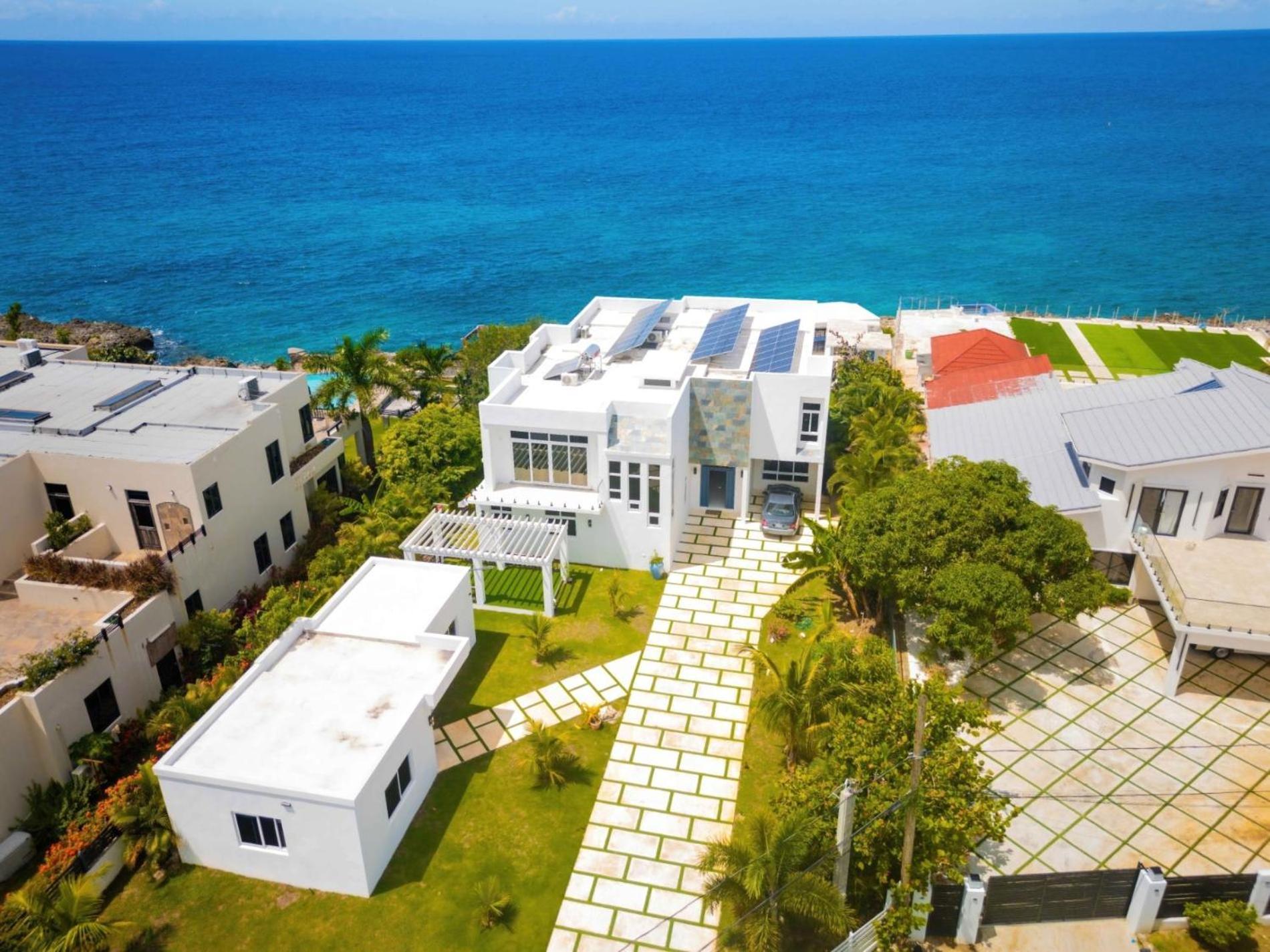 The W 5 Bedroom Oceanfront W Staff Villa Whitehouse