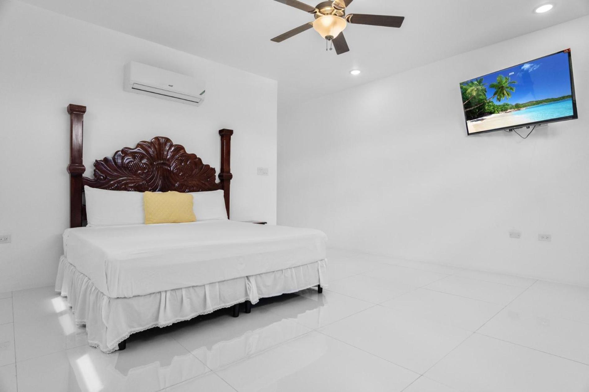 Villa The W 5 Bedroom Oceanfront W Staff Whitehouse