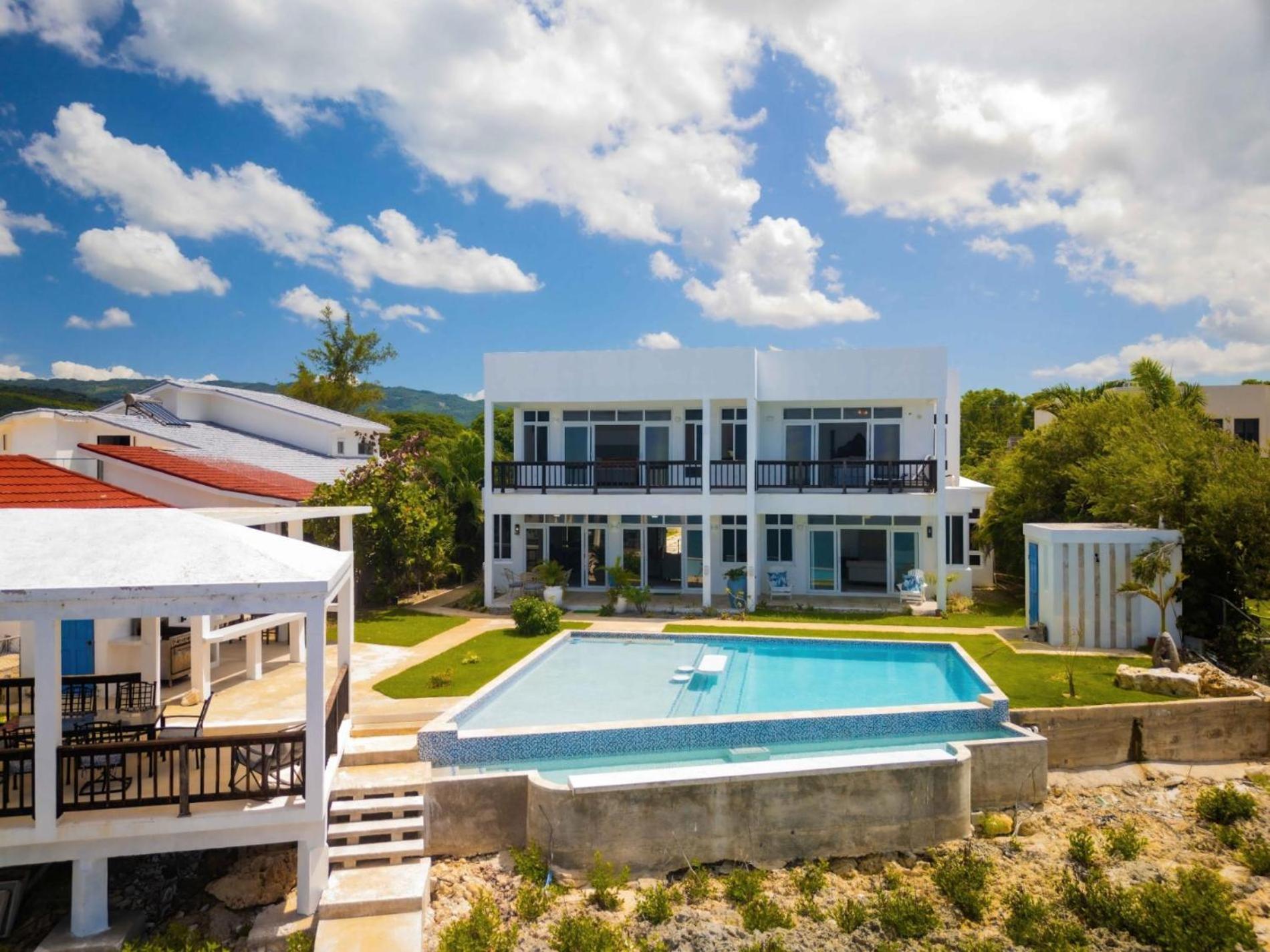 The W 5 Bedroom Oceanfront W Staff *