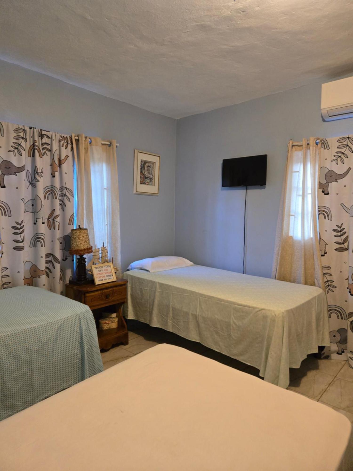 Eve's Rockaway Guest house *