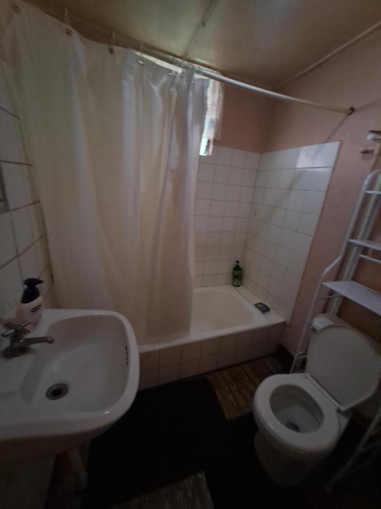15 Min From Airport