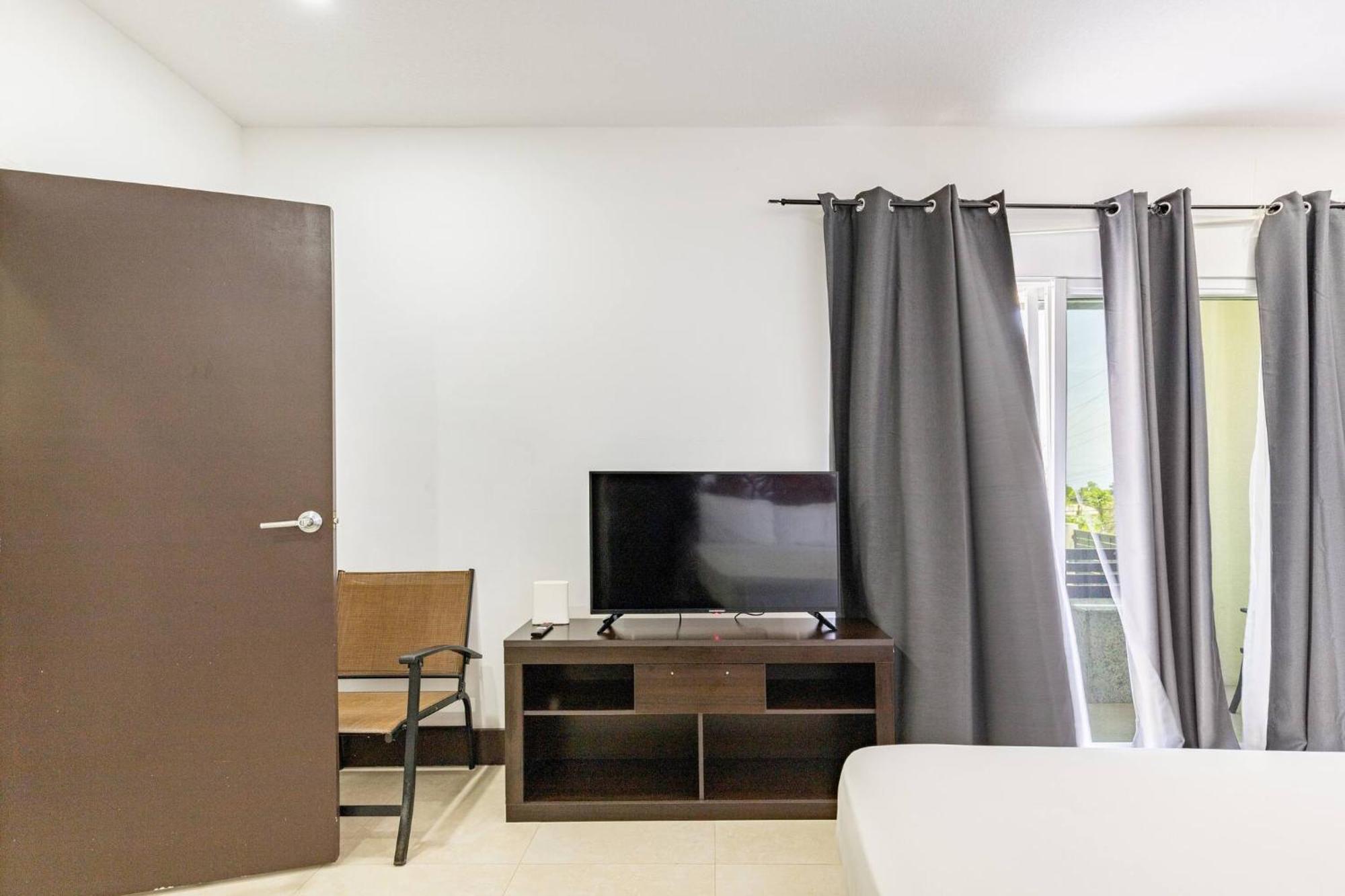 2 Bedroom Near Ocho Rios Apartment *
