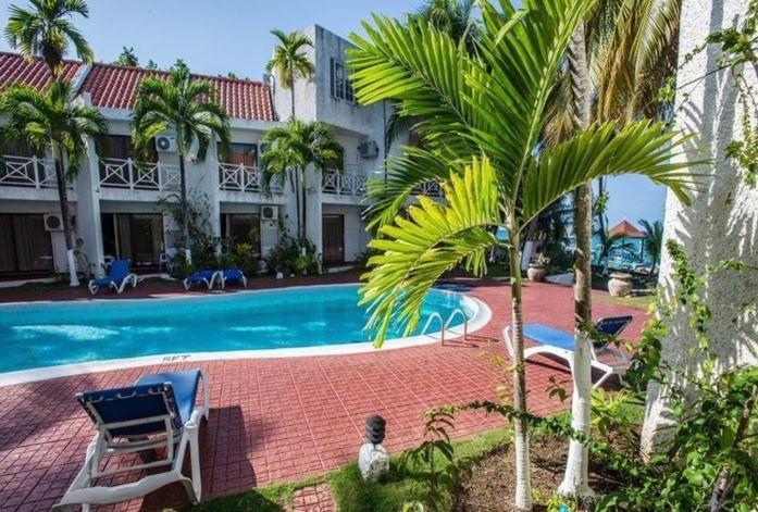 Idyllic Beachfront * Ocho Rios