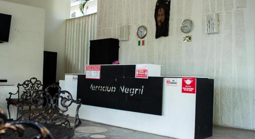 Merrils Deluxe Negril