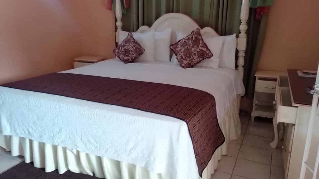 Hotel Silver Creek Runaway Bay