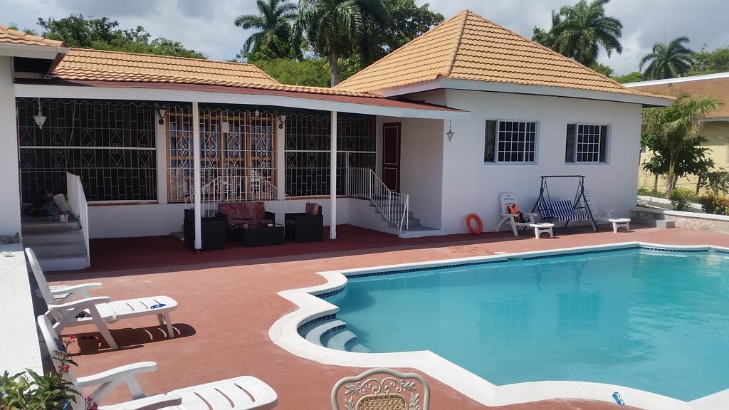 Bed & Breakfast The Retreat @ A Piece Of Paradise *