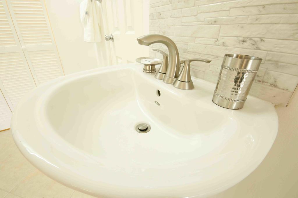 Guest house Cattleya Luxury Kingston