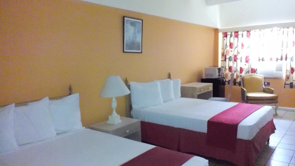 Pineapple Court Hotel