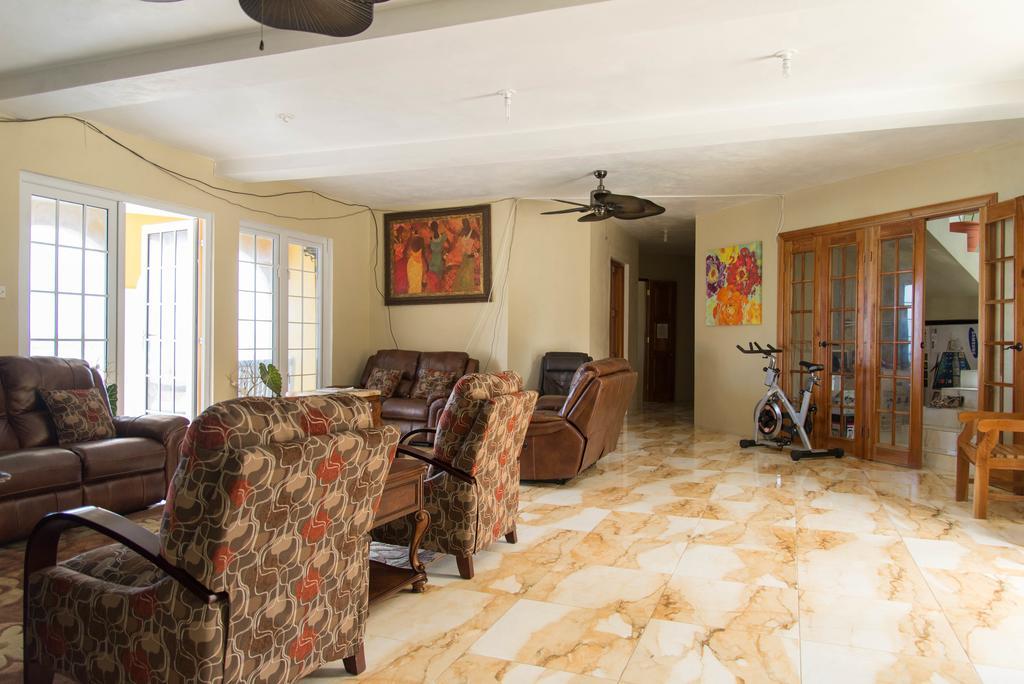 Homestay Waters Edge *