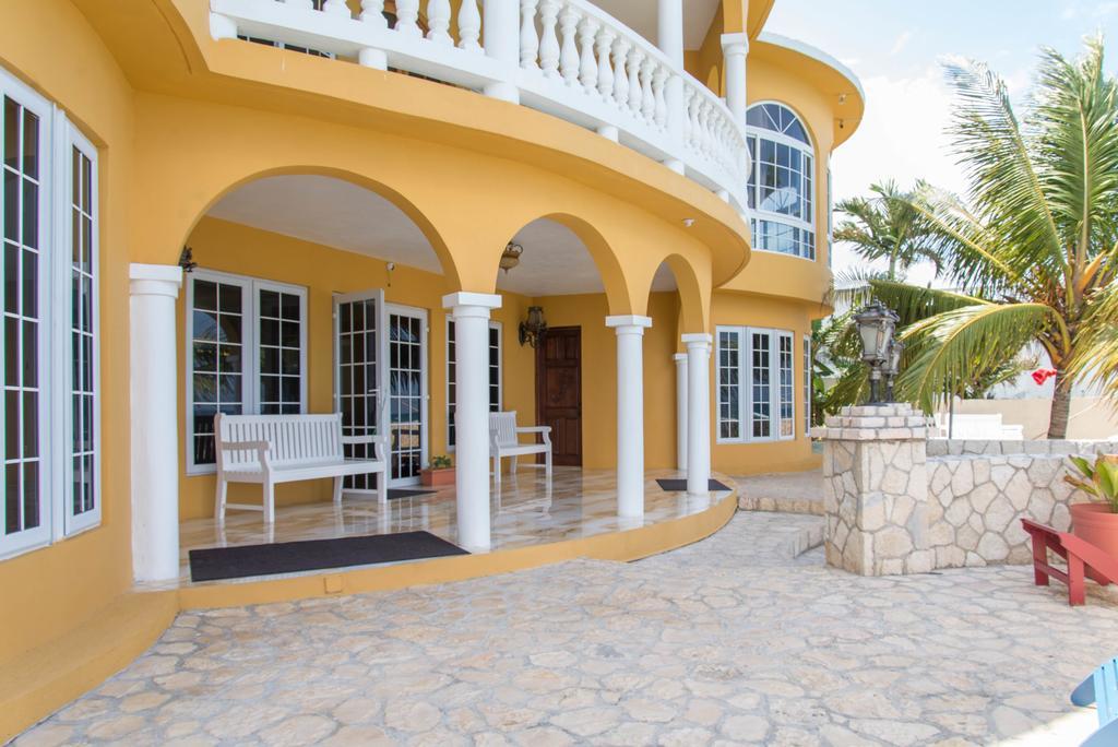 Homestay Waters Edge