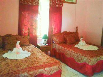 Cotton Tree 3* Negril