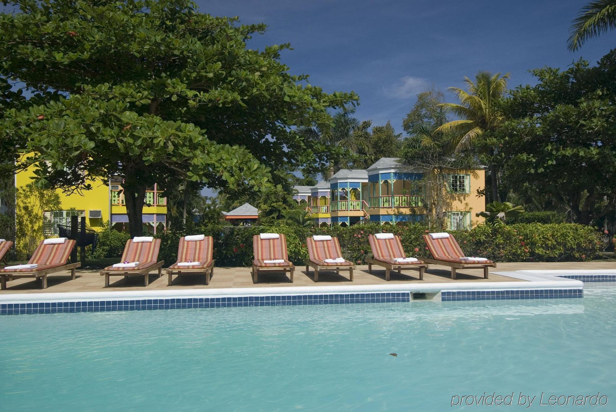 Grand Pineapple Resort