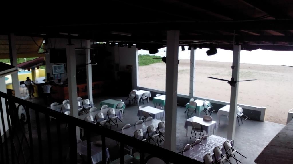 Port Of Call Hotel *
