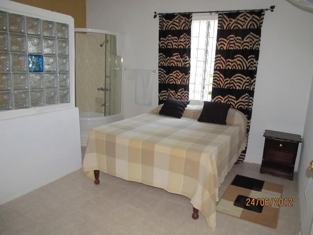 Barefoot Guest house