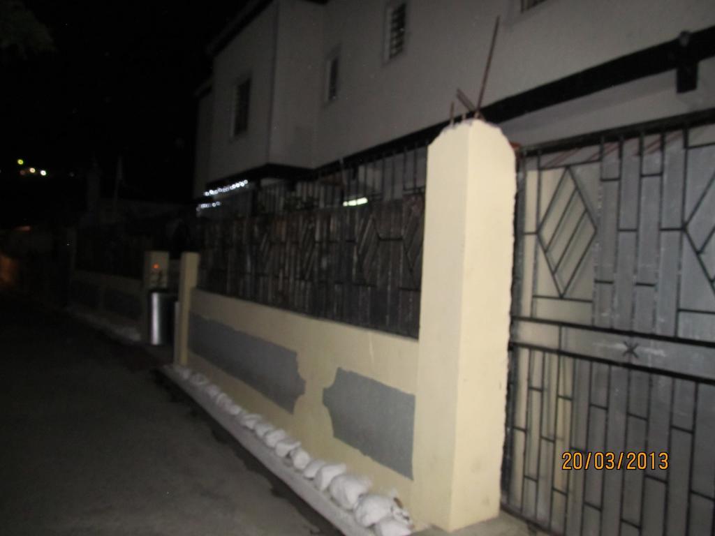 Barefoot Guest house 3*
