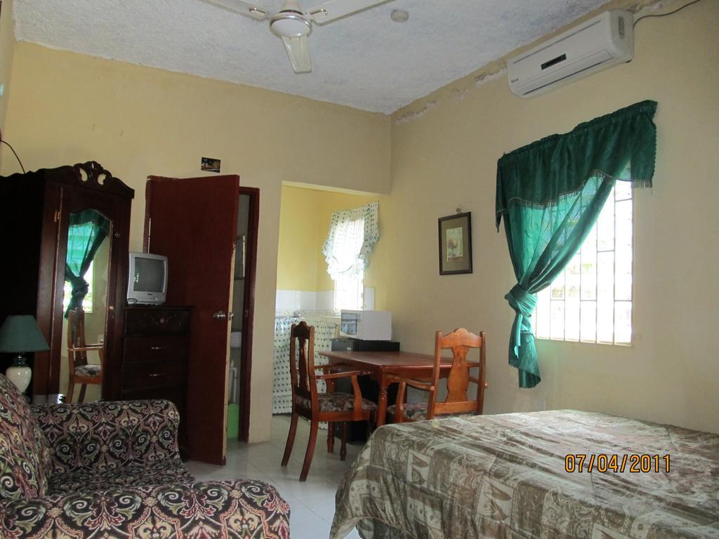 Barefoot Guest house