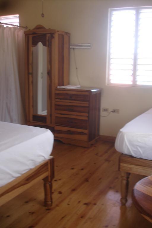 Bed & Breakfast Finjam Port Antonio