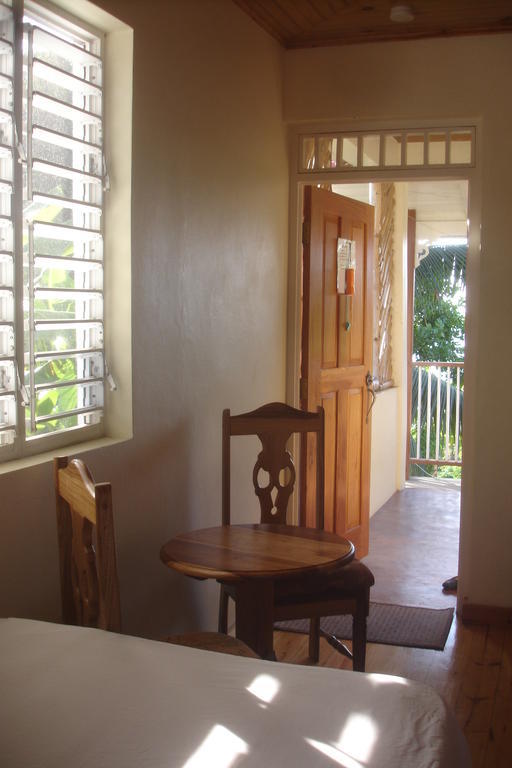 Bed & Breakfast Finjam Port Antonio