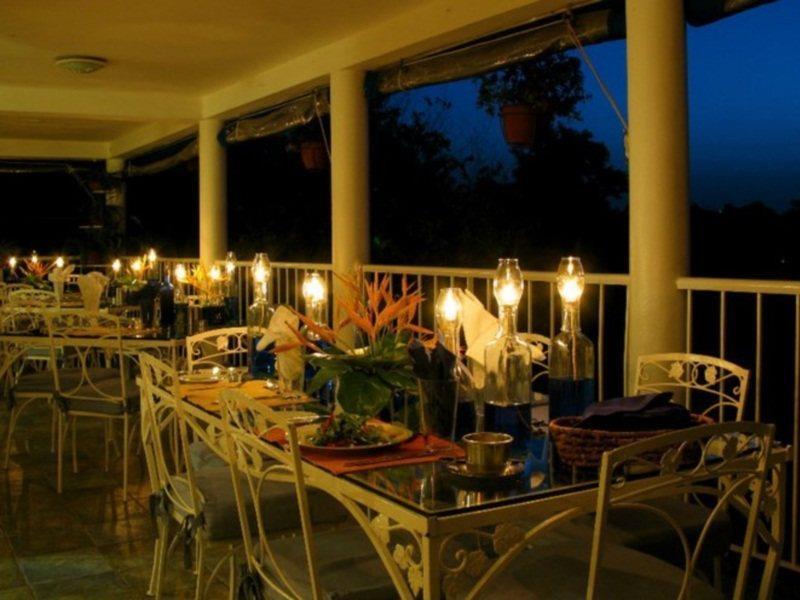 Mockingbird Hill Hotel