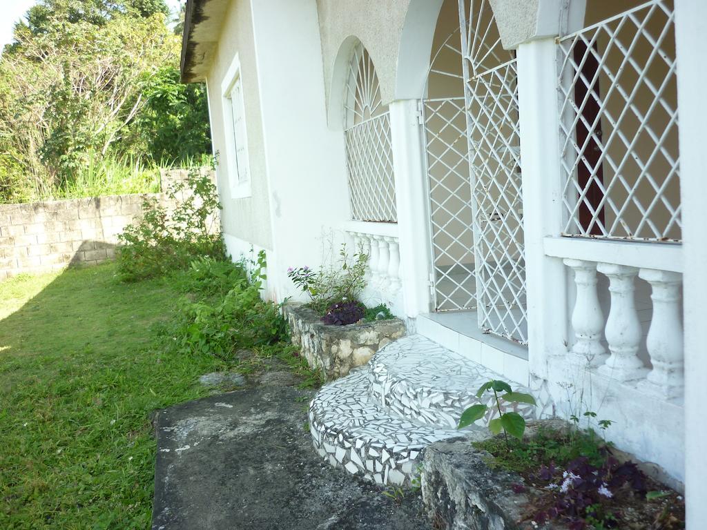 East Bay Villas Guest house