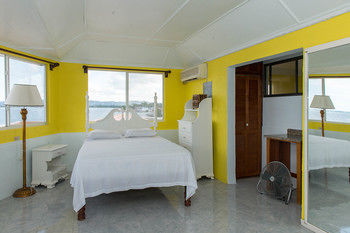 Doc's Place - Adults Only Hotel