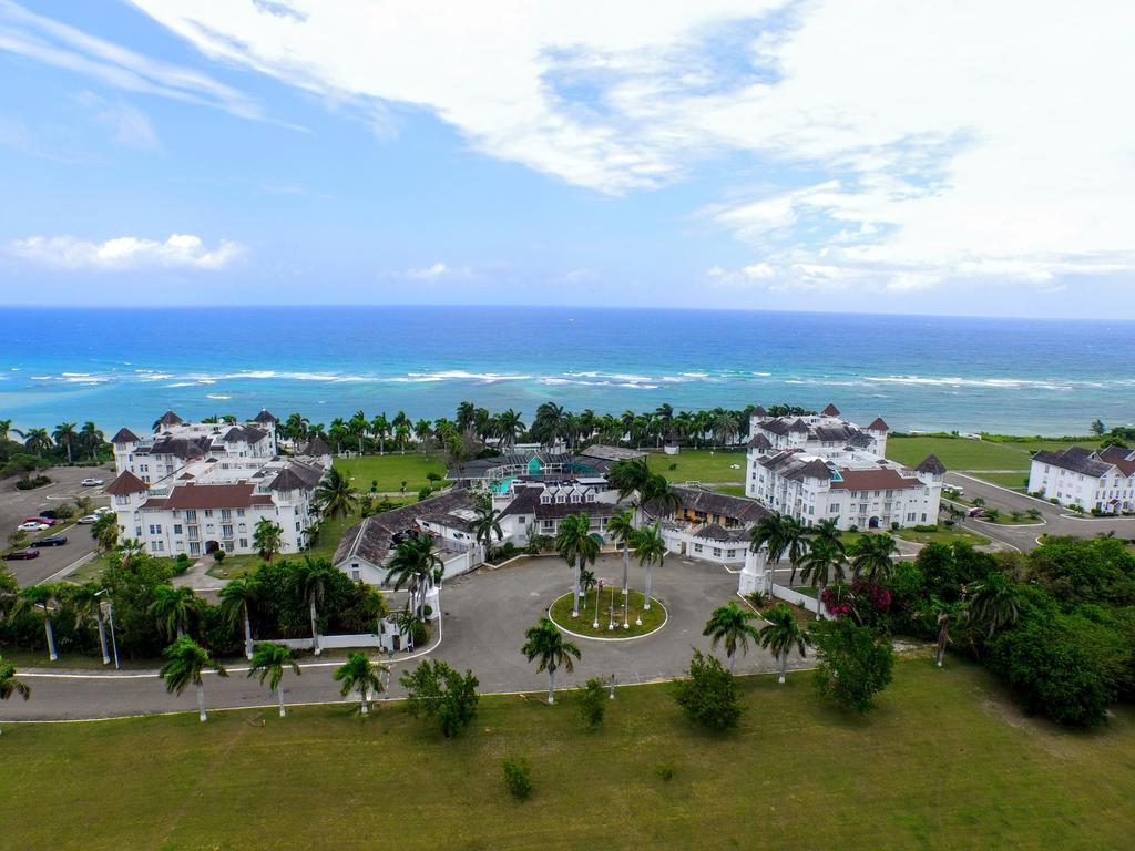 Seacastles By The Beach/pool * Montego Bay