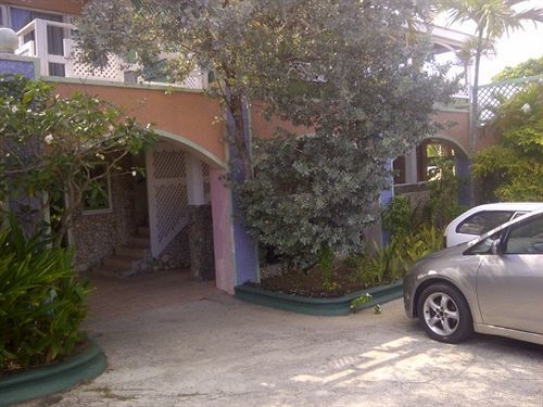 Cariblue & Scuba Hotel