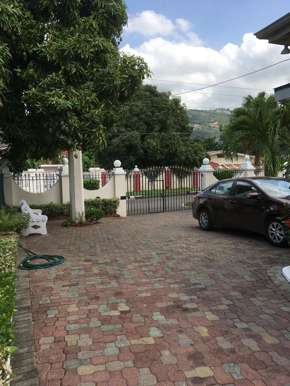 Kingston Studio Apartment Guest house 2*