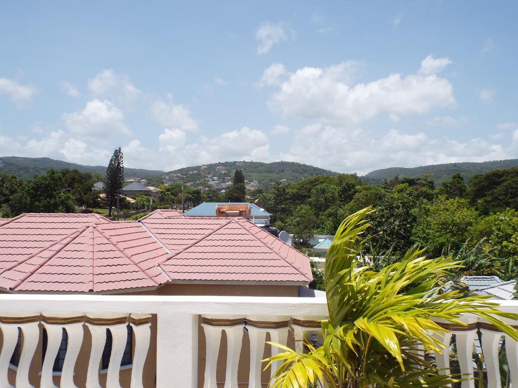 Little Savoy Guest house 2*