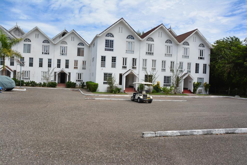 Seacastles By The Beach/pool * Montego Bay