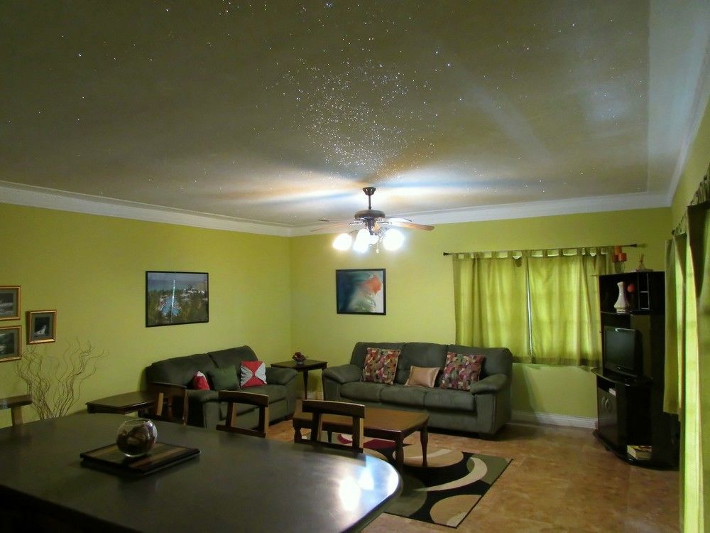 Centrally Located Guest Hotel Kingston