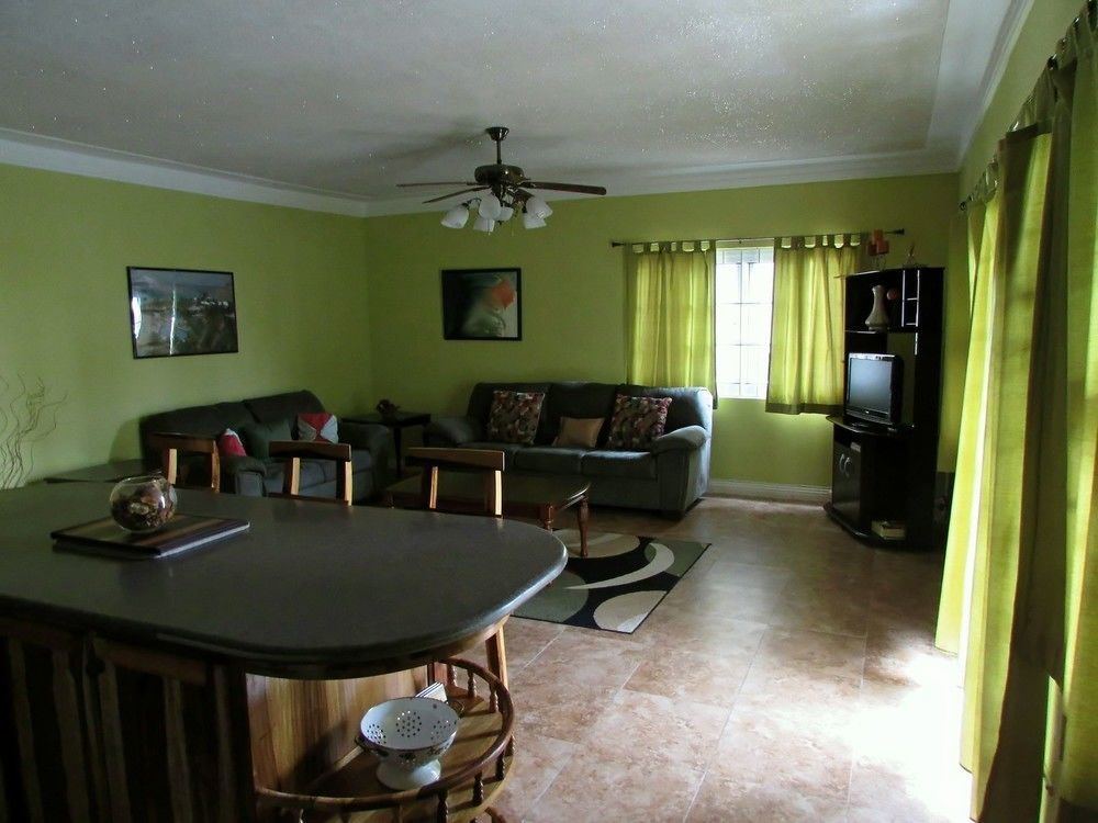 Centrally Located Guest Kingston