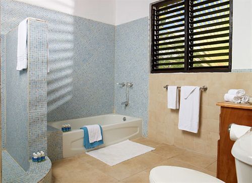 Calabash Bay Four Bedroom