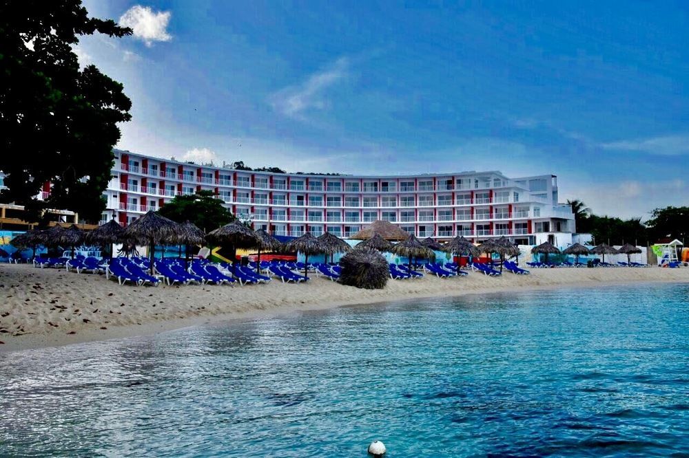 Grand Decameron Cornwall Beach, A Trademark All-Inclusive Resort