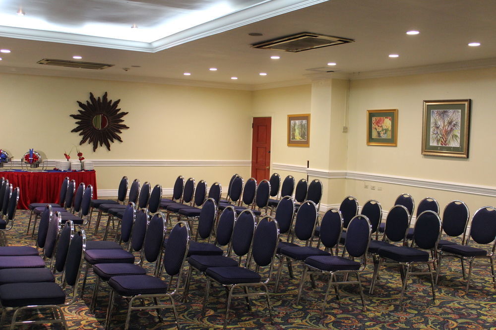 The Knutsford Court 3*